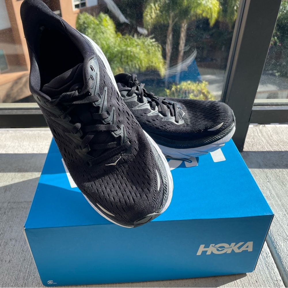 HOKA Clifton 8 running shoes Size: 8.5 Wide Color:black & white
